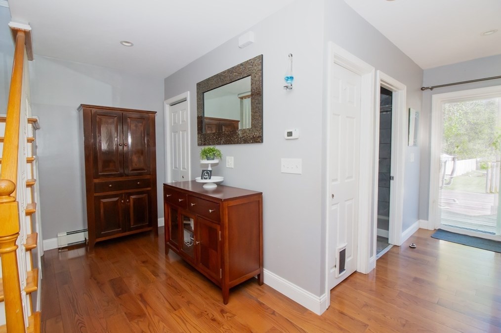 361 Huttleston Ave, Fairhaven MA 02719-3115 exterior