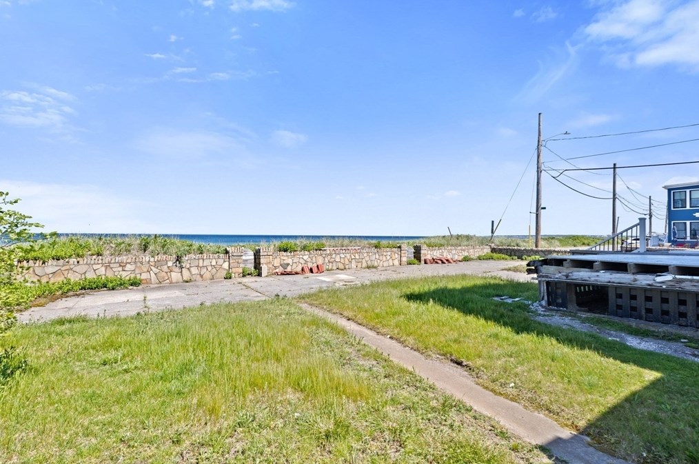 267 Bch Ave, Hull MA 02045-2701 exterior