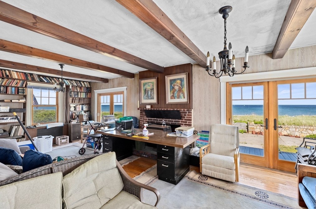 267 Bch Ave, Hull MA 02045-2701 exterior