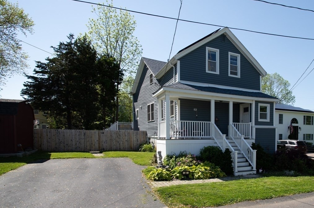 35 Nightingale St, Fall River, MA 02721-3217