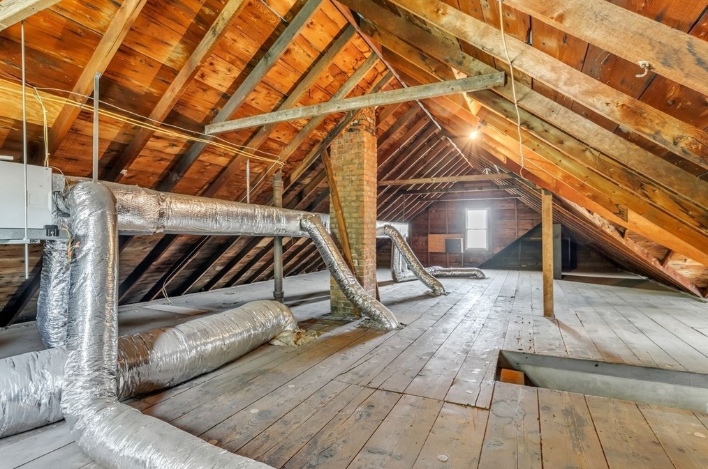 64 Stewart St, Chicopee MA 01020-1050 exterior