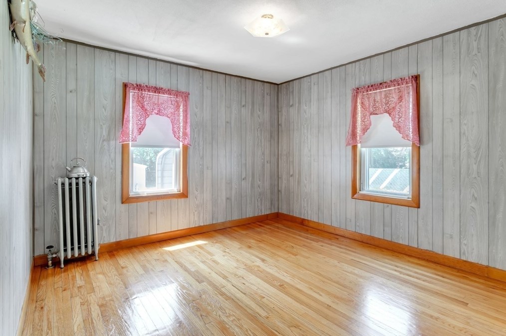 64 Stewart St, Chicopee MA 01020-1050 exterior