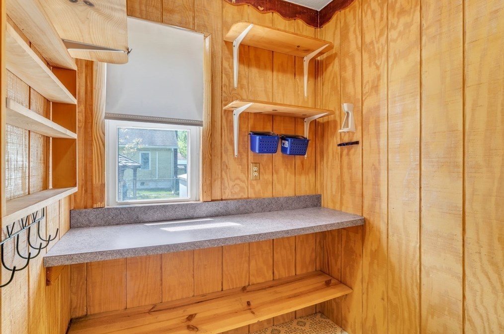 64 Stewart St, Chicopee MA 01020-1050 exterior