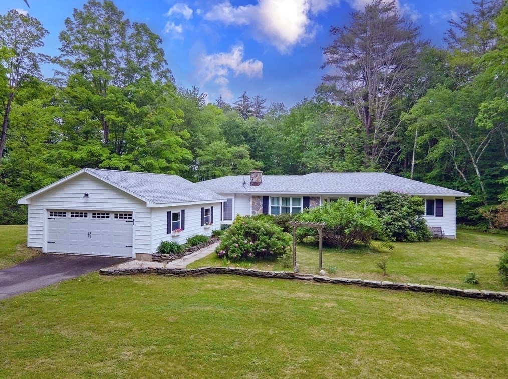 15 Bull Hill Rd, Leverett, MA 01054 exterior