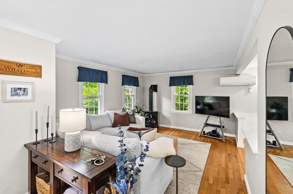 5 Geneseo Cir, Milford, MA 01757-1008