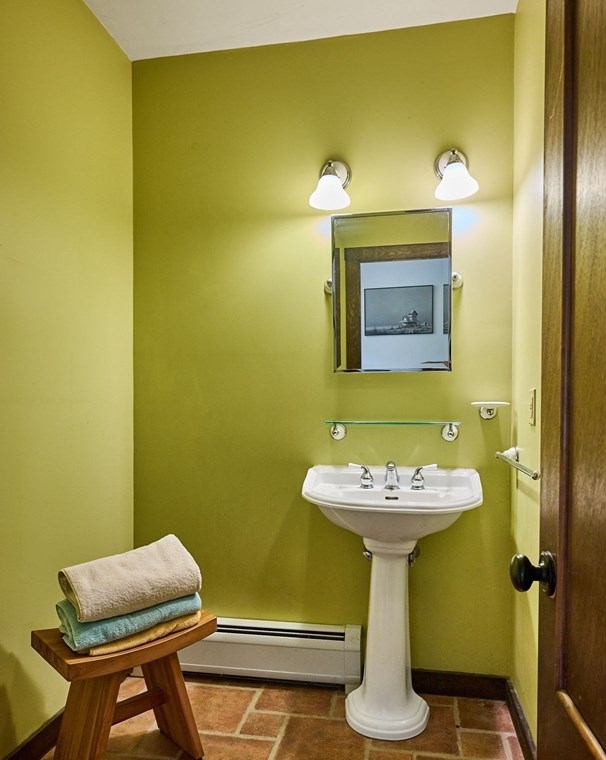 576 Shelburne Fls Rd, Conway MA 01341-9701 exterior