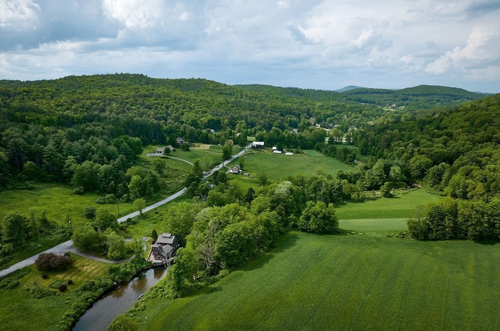 576 Shelburne Fls Rd, Conway MA 01341-9701 exterior