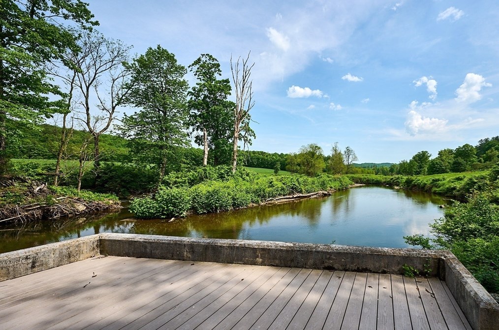 576 Shelburne Fls Rd, Conway MA 01341-9701 exterior