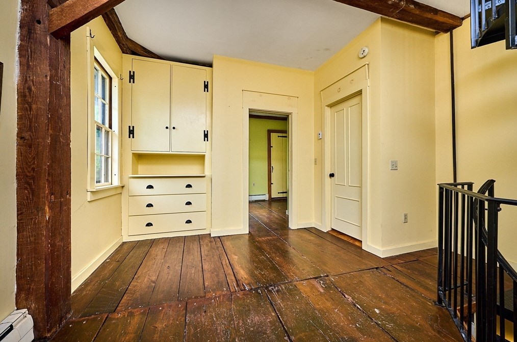 576 Shelburne Fls Rd, Conway MA 01341-9701 exterior