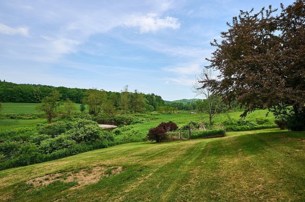 576 Shelburne Fls Rd, Conway MA 01341-9701 exterior