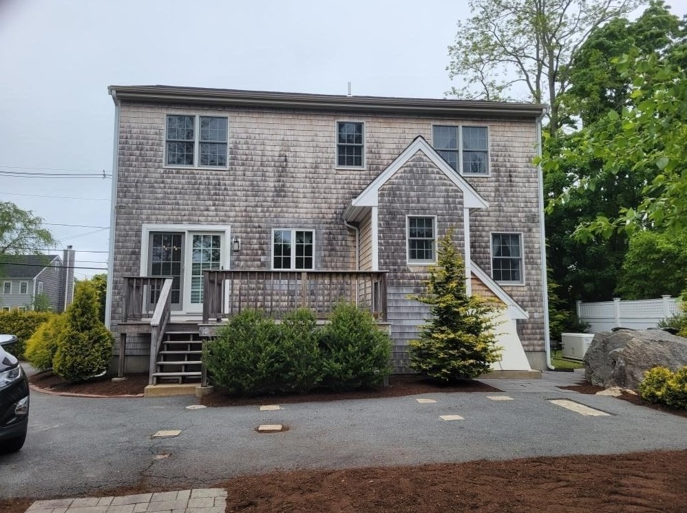 108 Russells Mills Rd, Dartmouth, MA 02748 exterior