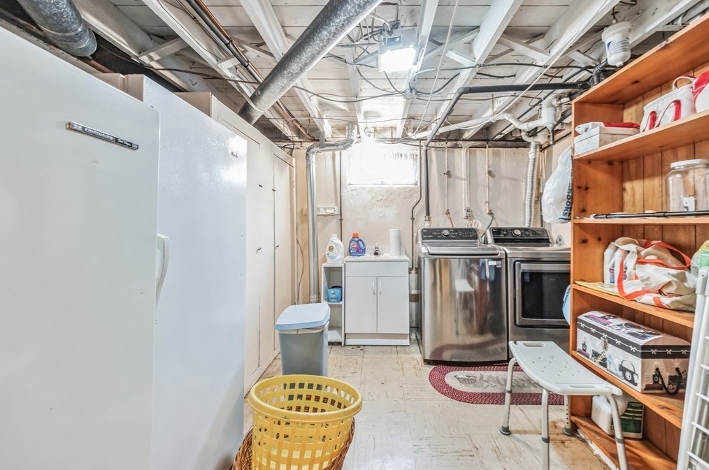 37 Bowdoin St, Lawrence MA 01843-2109 exterior