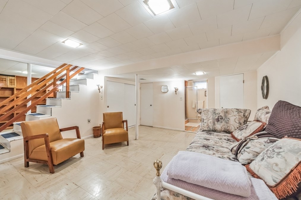 37 Bowdoin St, Lawrence MA 01843-2109 exterior