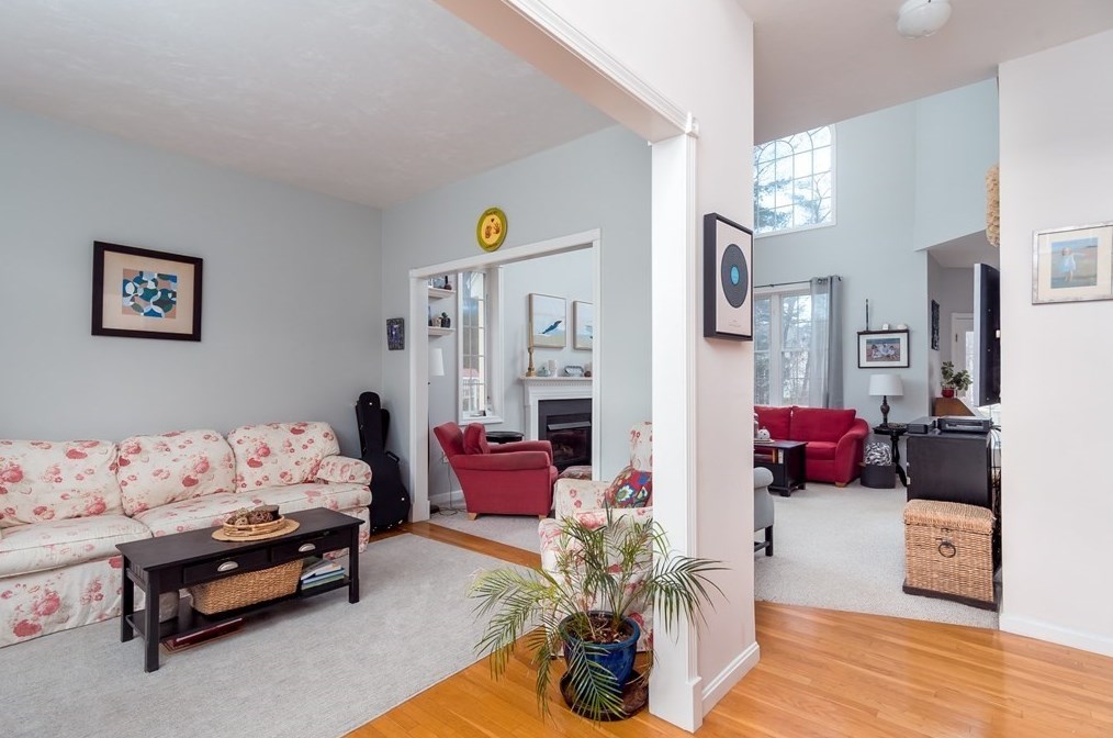 91 Elmshade Dr, Uxbridge MA 01569-1693 exterior