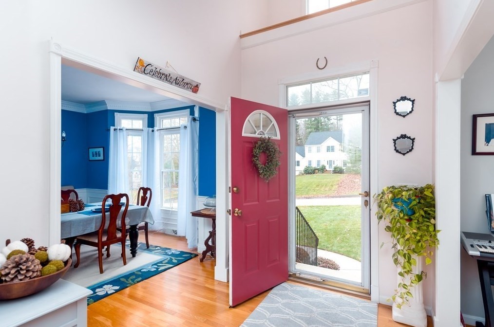 91 Elmshade Dr, Uxbridge MA 01569-1693 exterior