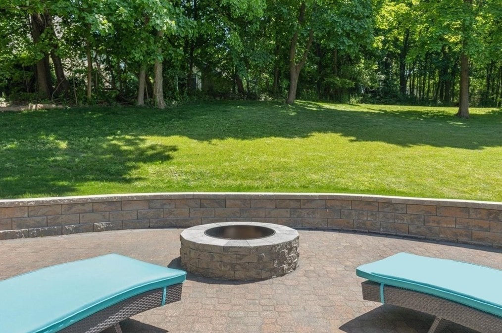 17 Squirrel Hl Ln, Hingham MA exterior