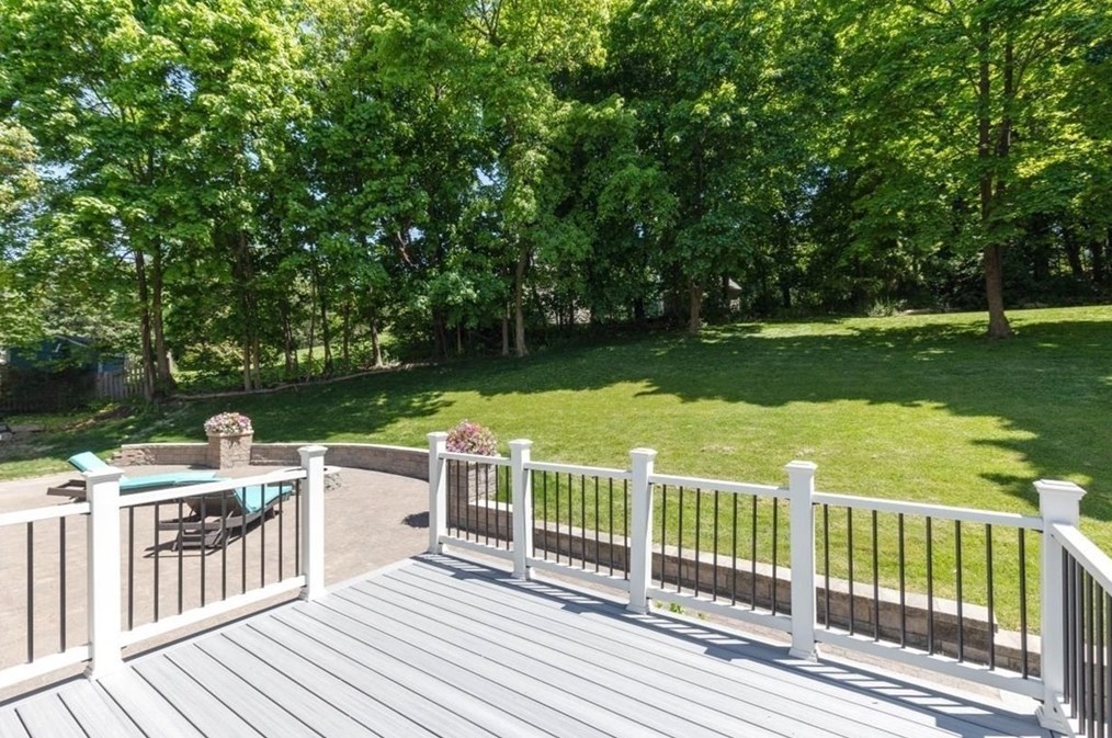 17 Squirrel Hl Ln, Hingham MA exterior