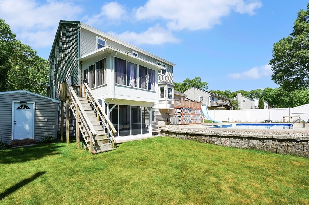 5 Flower St, Springfield MA  01118-2327 exterior