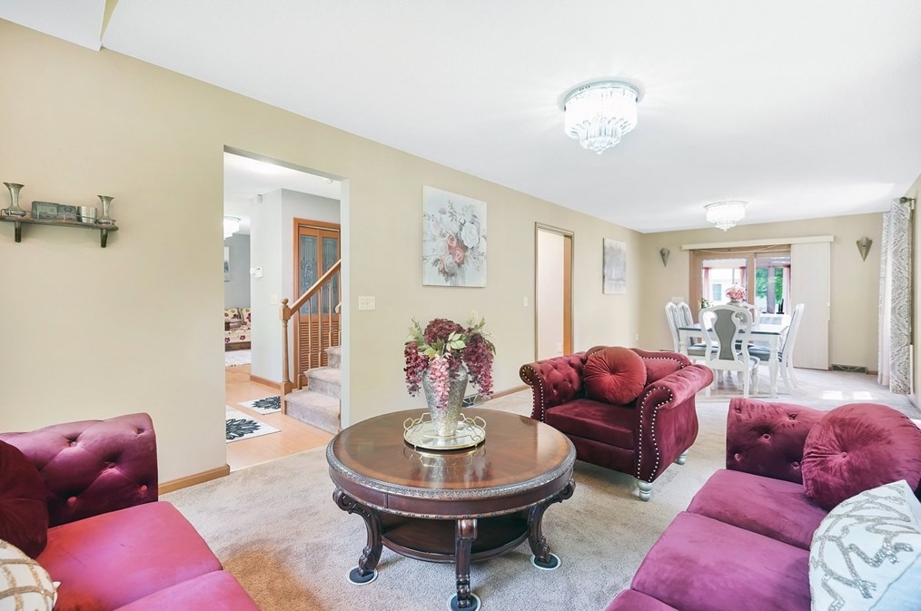 5 Flower St, Springfield MA  01118-2327 exterior