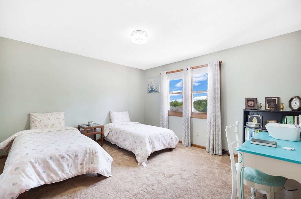 5 Flower St, Springfield MA  01118-2327 exterior