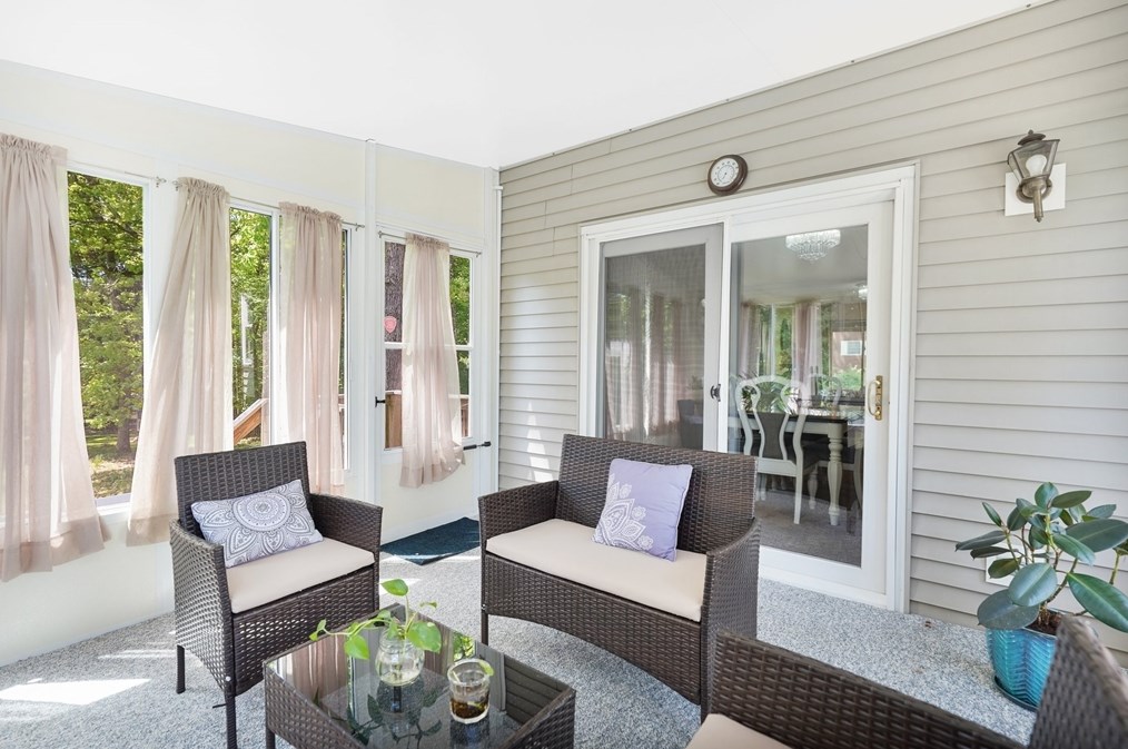 5 Flower St, Springfield MA  01118-2327 exterior