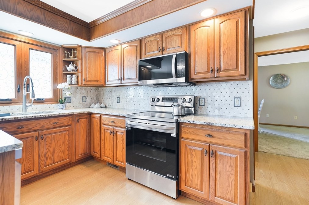 5 Flower St, Springfield MA  01118-2327 exterior