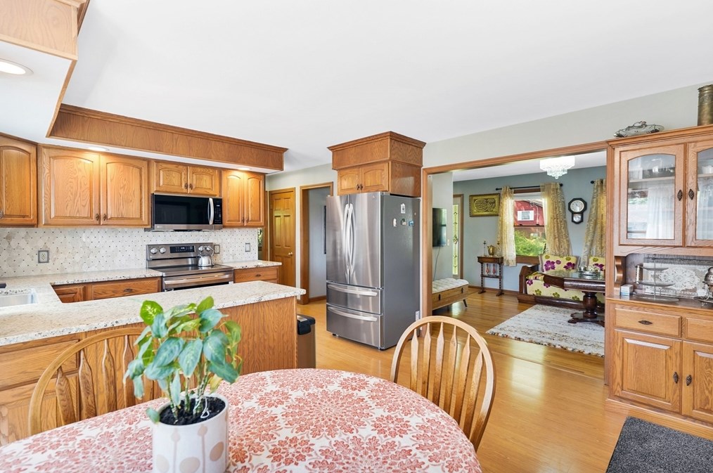 5 Flower St, Springfield MA  01118-2327 exterior