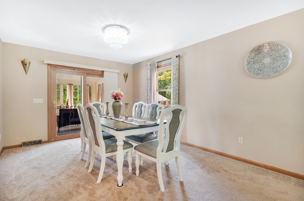 5 Flower St, Springfield MA  01118-2327 exterior