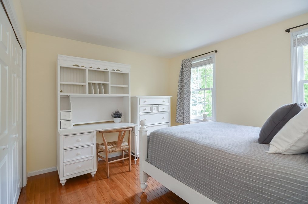 36 Lorraine Metcalf Rd, Franklin MA 02038-3234 exterior