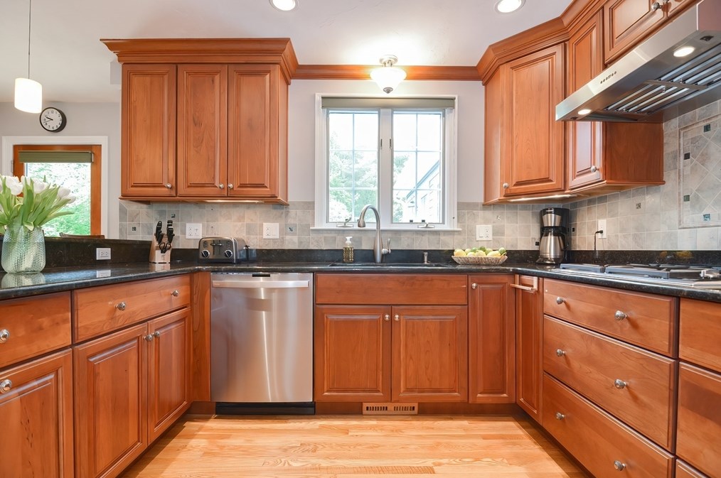 36 Lorraine Metcalf Rd, Franklin MA 02038-3234 exterior