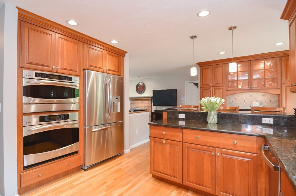 36 Lorraine Metcalf Rd, Franklin MA 02038-3234 exterior