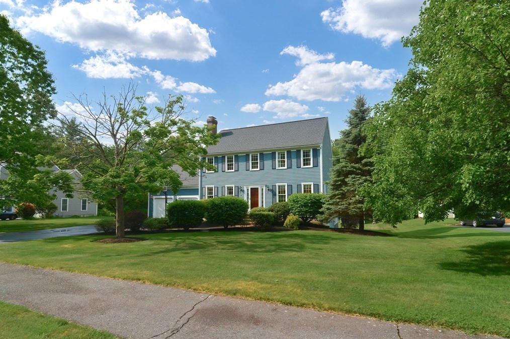 36 Lorraine Metcalf Rd, Franklin MA 02038-3234 exterior