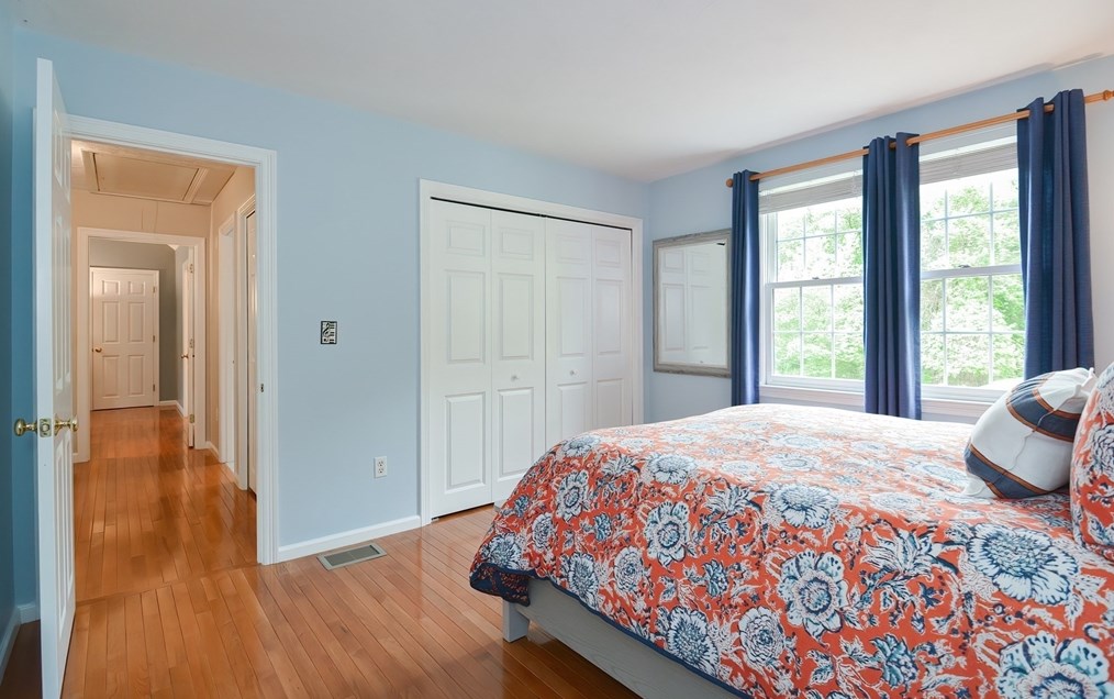 36 Lorraine Metcalf Rd, Franklin MA 02038-3234 exterior