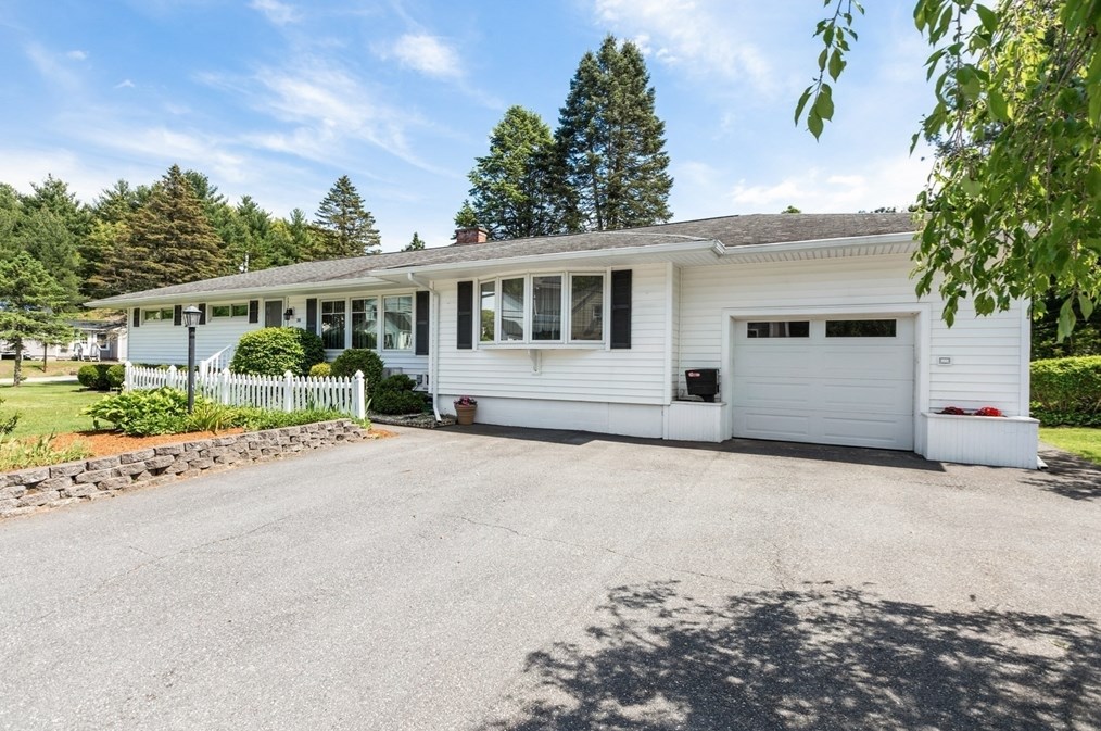 36 Oak Pond Ave, Millbury, MA 01527