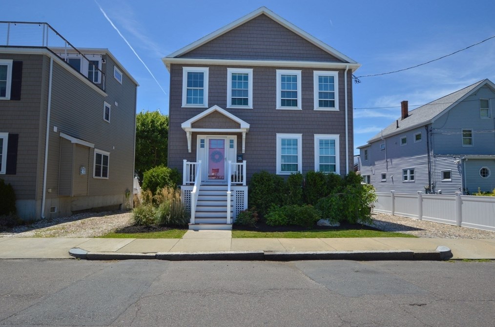 25 Bay View Ave, Winthrop Hlds, MA 02152 exterior