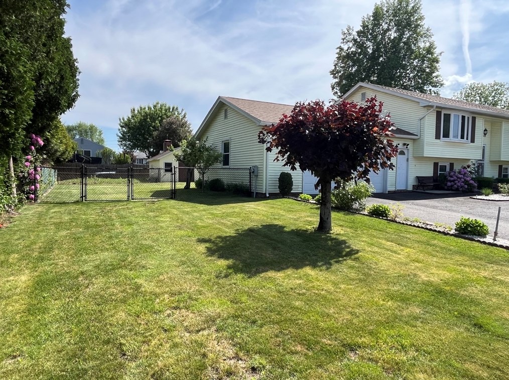 149 Dayton St, Chicopee, MA 01013