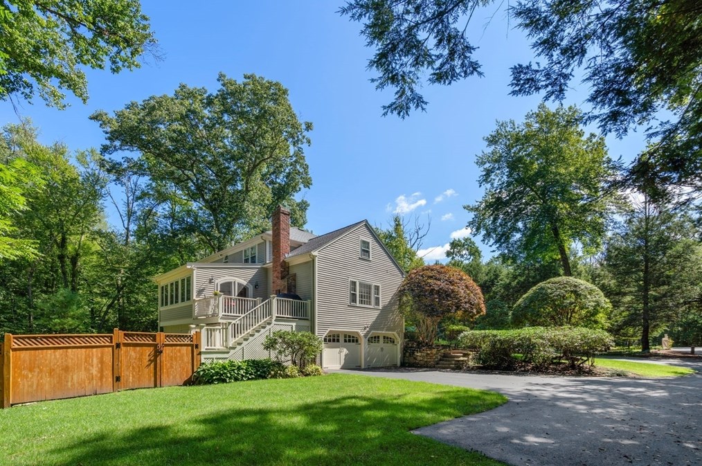 134 Washington St, Sherborn, MA 01770-1024