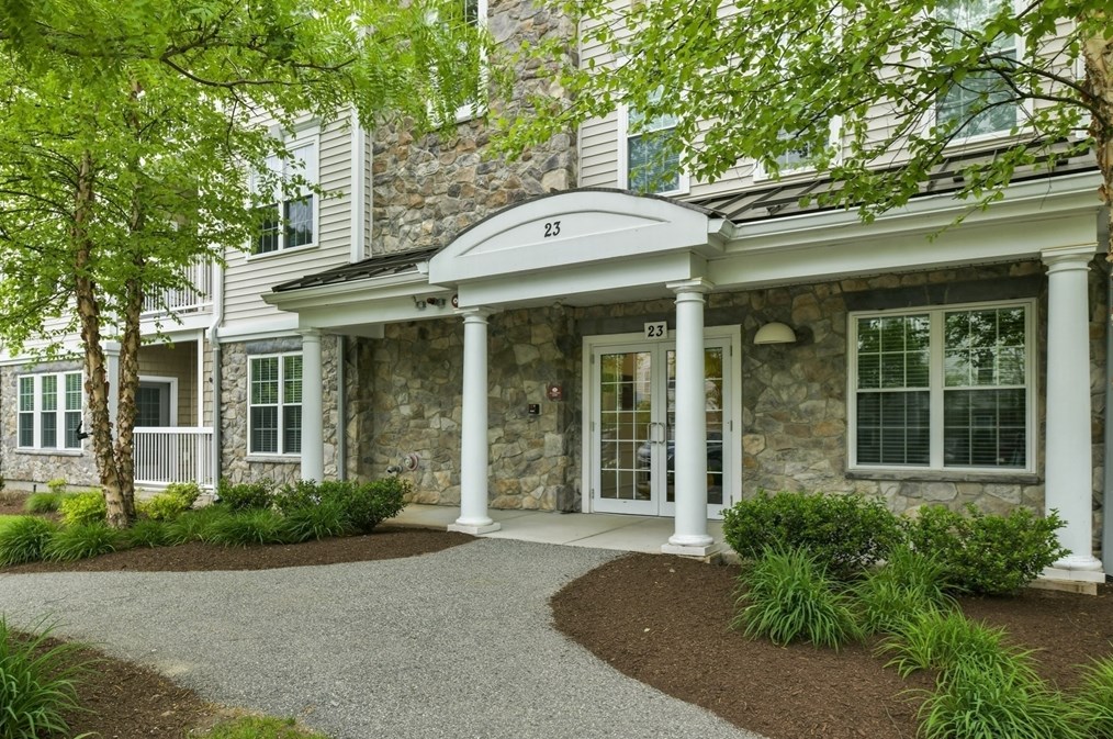 23 Augustus Ct, Reading, MA 01867 exterior