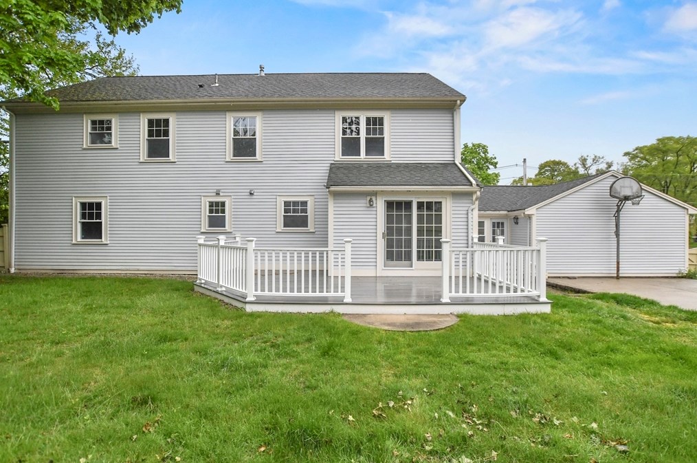 21 Wheeler Rd, Newton, MA 02459 exterior