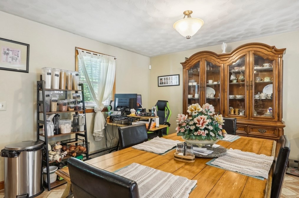 16 Maxdale Rd, Worcester MA 01602-1719 exterior