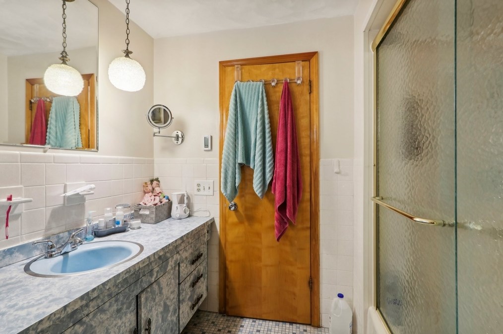 16 Maxdale Rd, Worcester MA 01602-1719 exterior