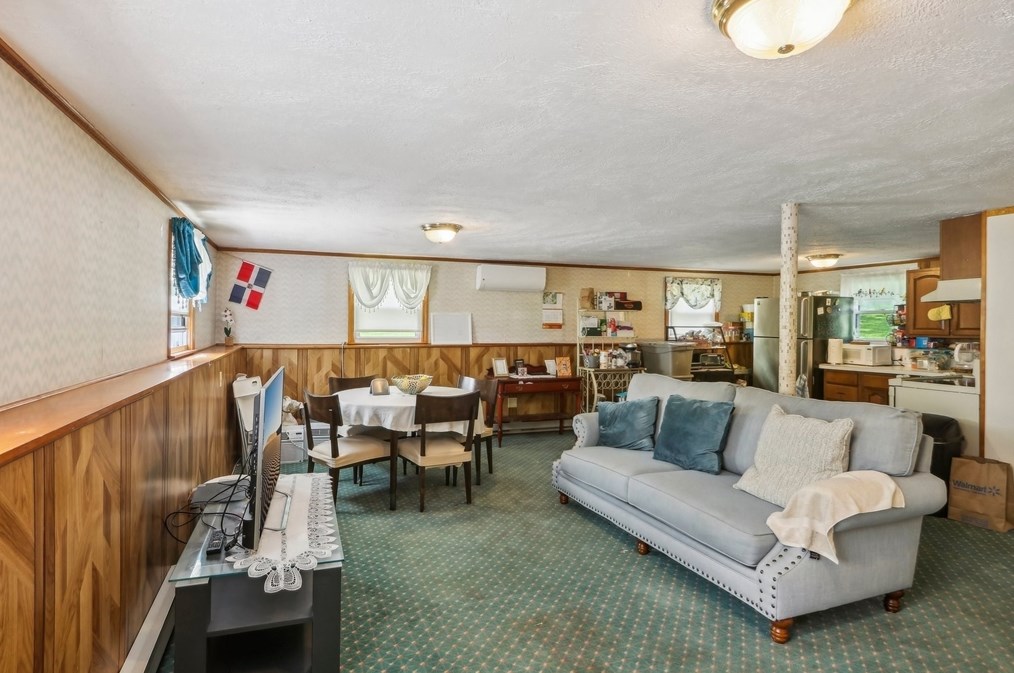 16 Maxdale Rd, Worcester MA 01602-1719 exterior