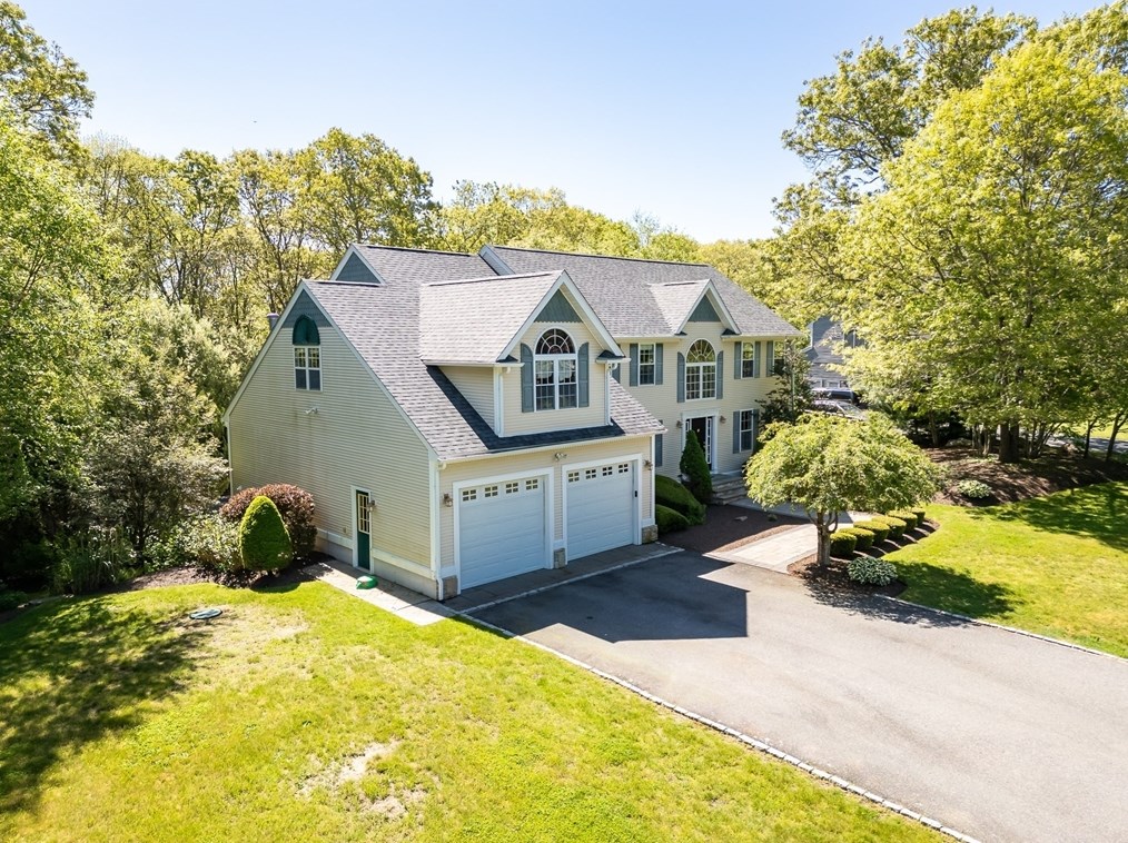 25 Benjamin Tripp Rd, Horseneck Beach, MA 02790