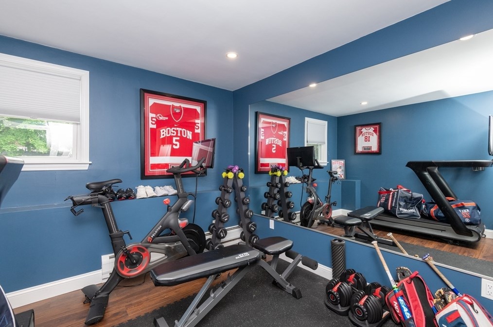 1 Vlg Row, Lynnfield MA 01940-2528 exterior