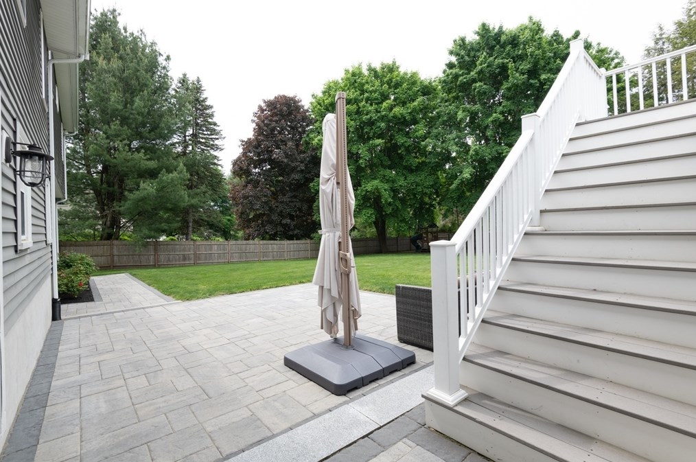 1 Vlg Row, Lynnfield MA 01940-2528 exterior