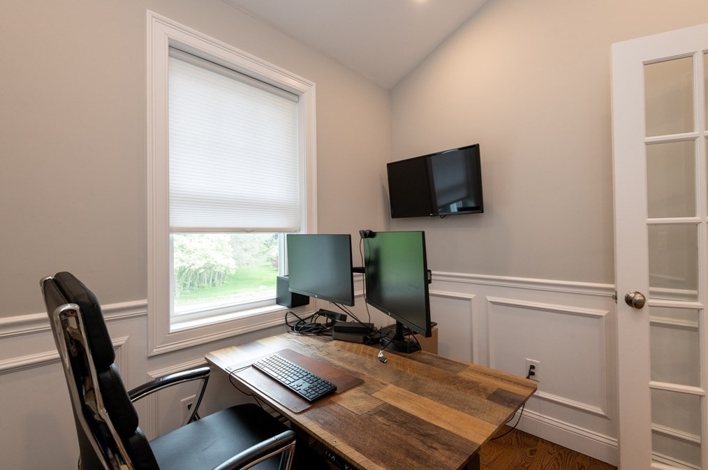 1 Vlg Row, Lynnfield MA 01940-2528 exterior