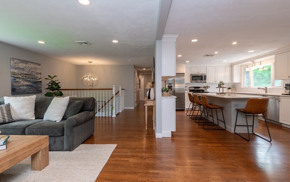 1 Vlg Row, Lynnfield MA 01940-2528 exterior