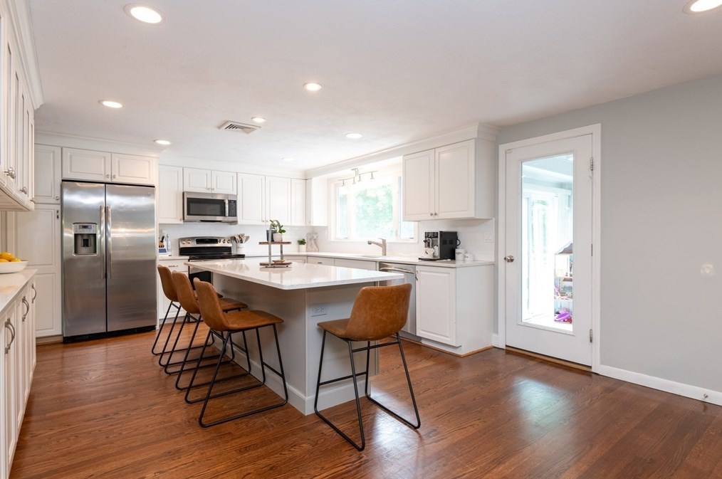 1 Vlg Row, Lynnfield MA 01940-2528 exterior