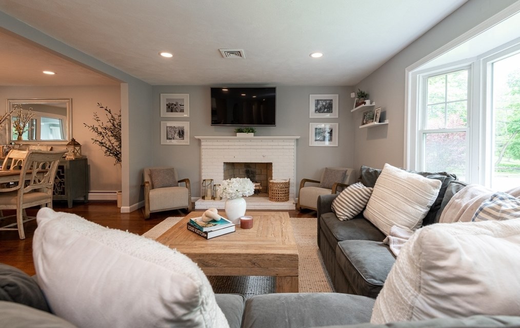 1 Vlg Row, Lynnfield MA 01940-2528 exterior