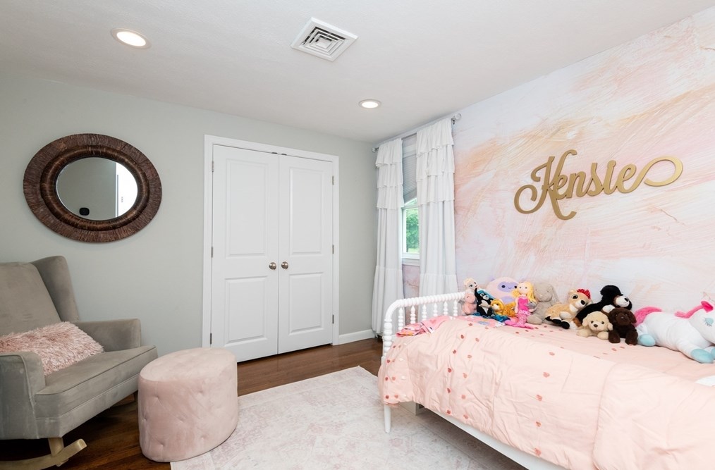 1 Vlg Row, Lynnfield MA 01940-2528 exterior